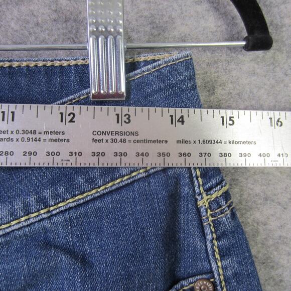 Levis Denim Bermuda Shorts Womens 6 Blue Cuffed Jean Mid Rise Casual Summer - Picture 3 of 7